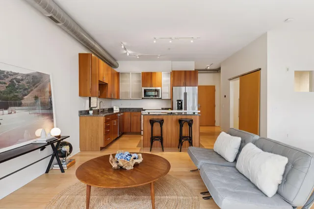 $389,500 | 2840 Bryant Avenue South, Unit E303, Minneapolis, MN 55408