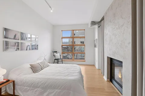$379,500 | 2840 Bryant Avenue South, Unit E303, Minneapolis, MN 55408