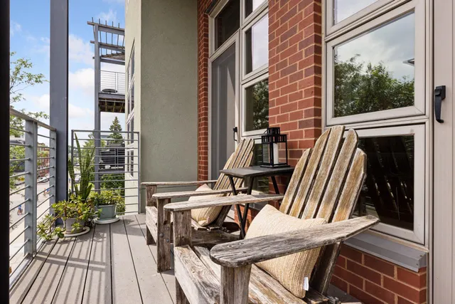 $389,500 | 2840 Bryant Avenue South, Unit E303, Minneapolis, MN 55408