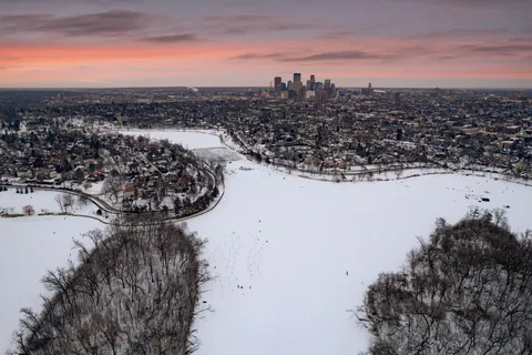 $379,500 | 2840 Bryant Avenue South, Unit E303, Minneapolis, MN 55408