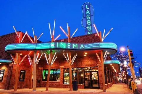 $379,500 | 2840 Bryant Avenue South, Unit E303, Minneapolis, MN 55408