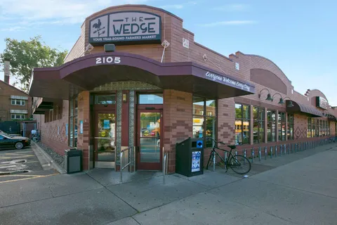 $379,500 | 2840 Bryant Avenue South, Unit E303, Minneapolis, MN 55408