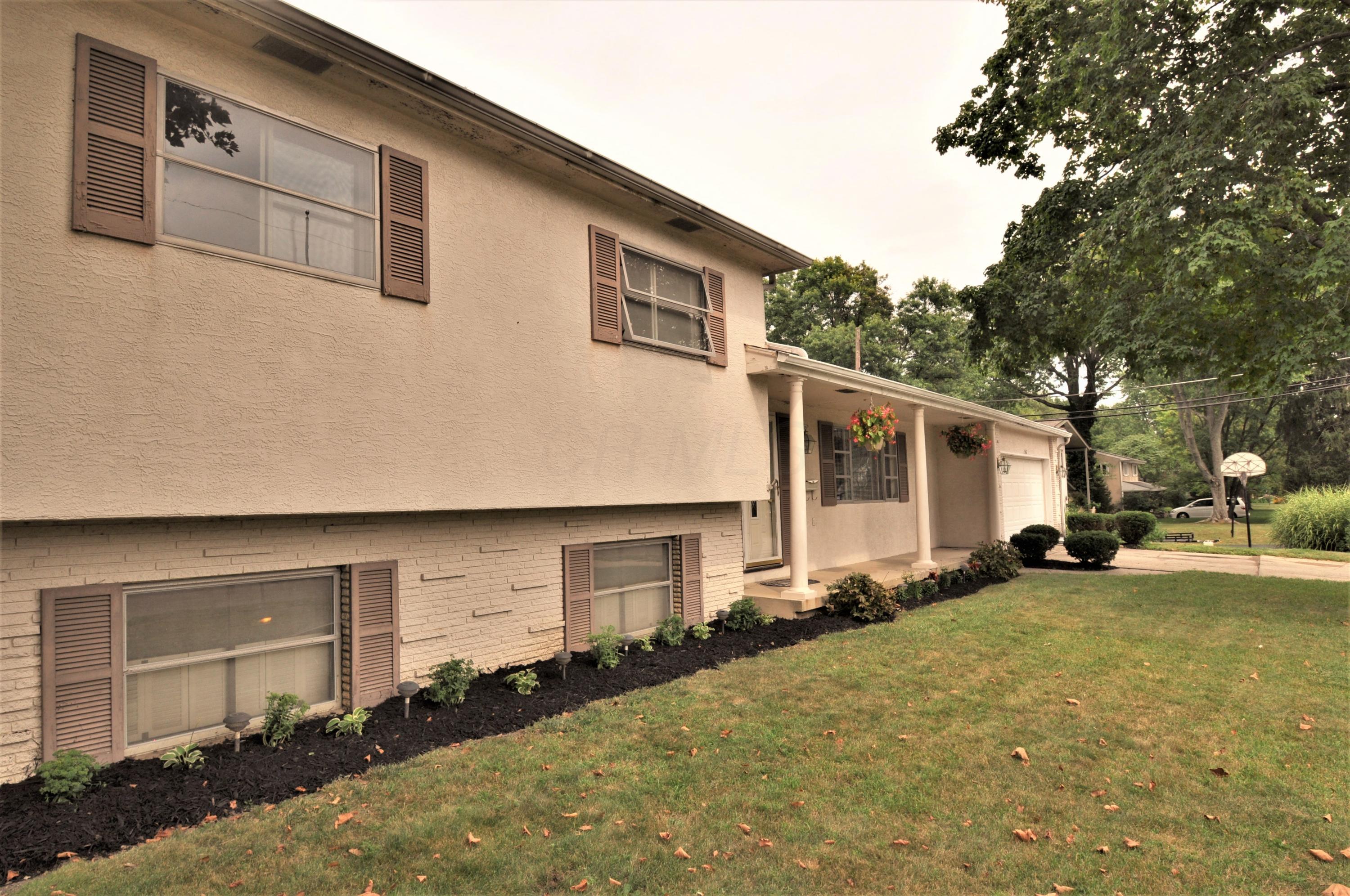 2362 Middlesex Road Columbus, OH 43220 - Photo 4 of 31