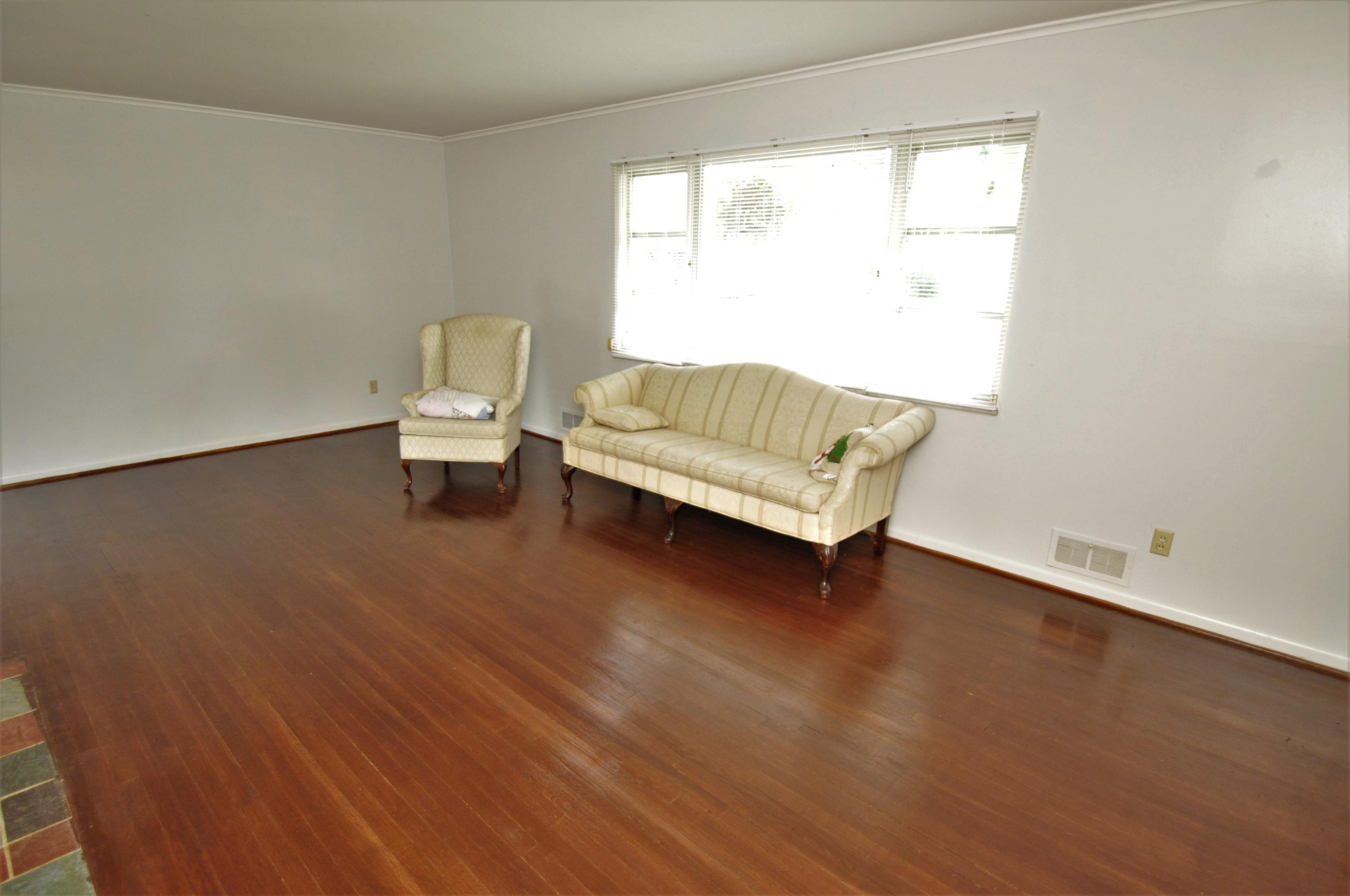 2362 Middlesex Road Columbus, OH 43220 - Photo 10 of 31