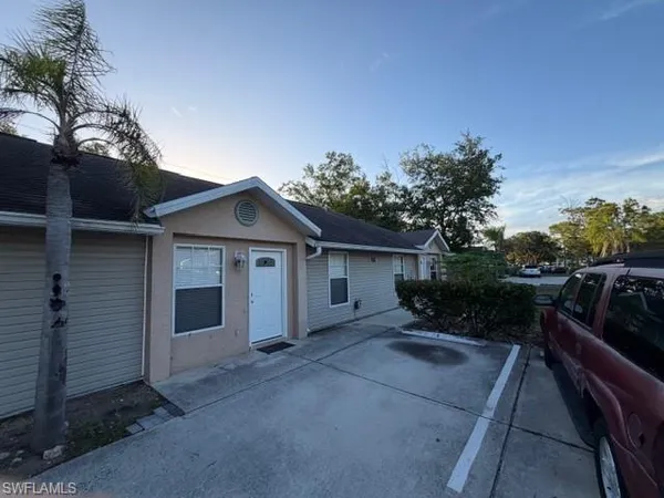 $1,095,000 | 2779 Tropicana Boulevard, Naples, FL 34116