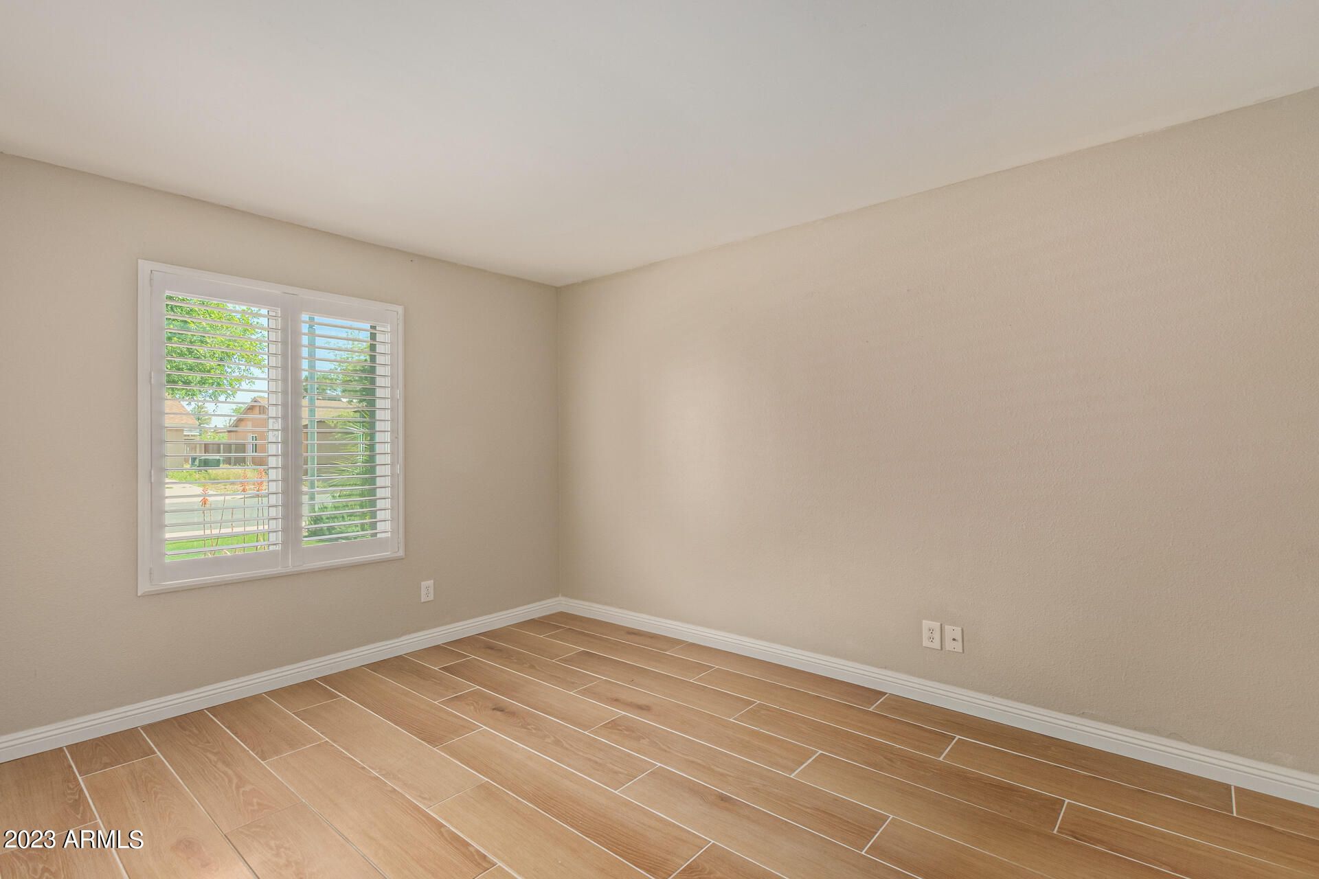 2104 South Beverly Mesa, AZ 85210 - Photo 20 of 27 25-Beverly