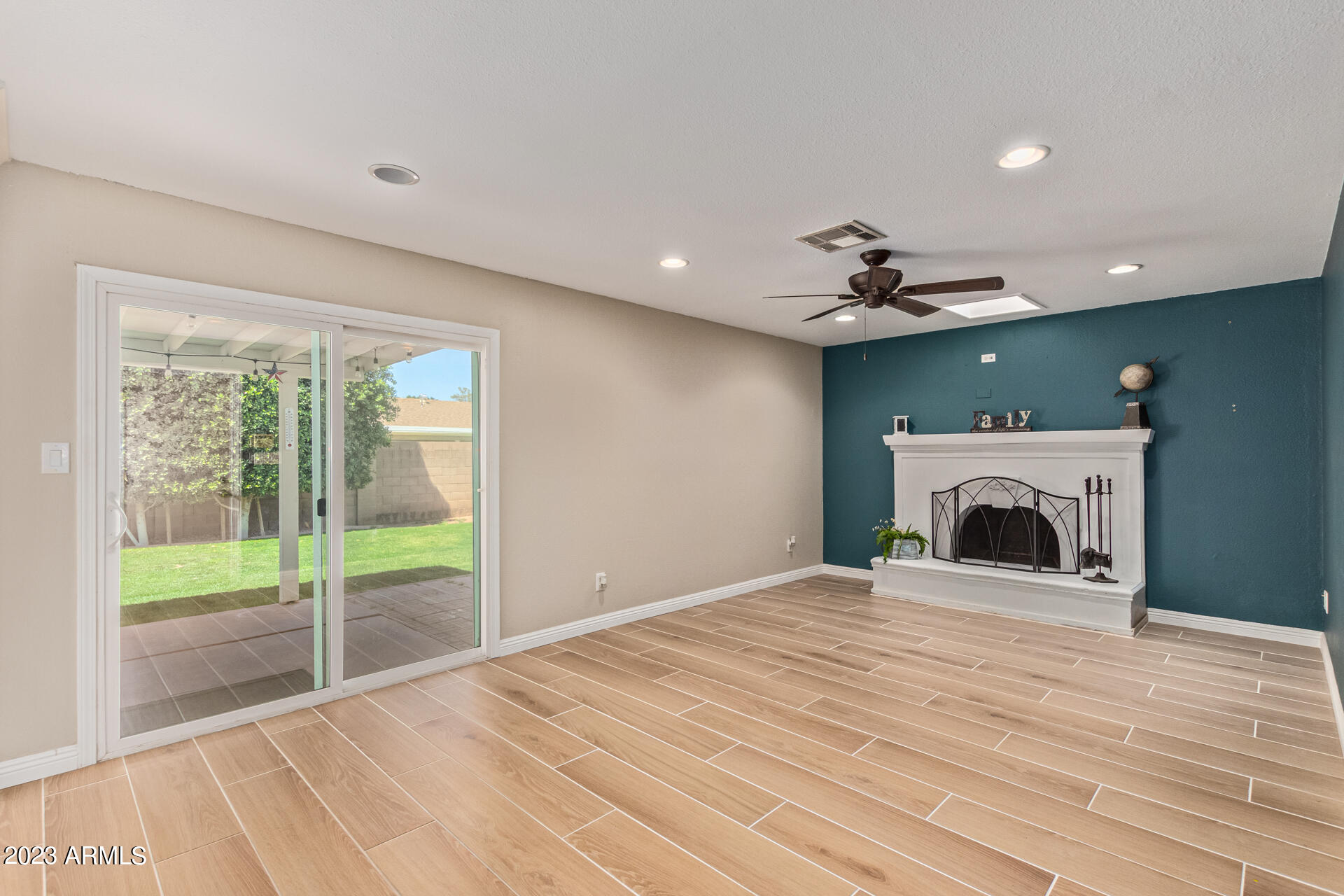 2104 South Beverly Mesa, AZ 85210 - Photo 8 of 27 11-Beverly