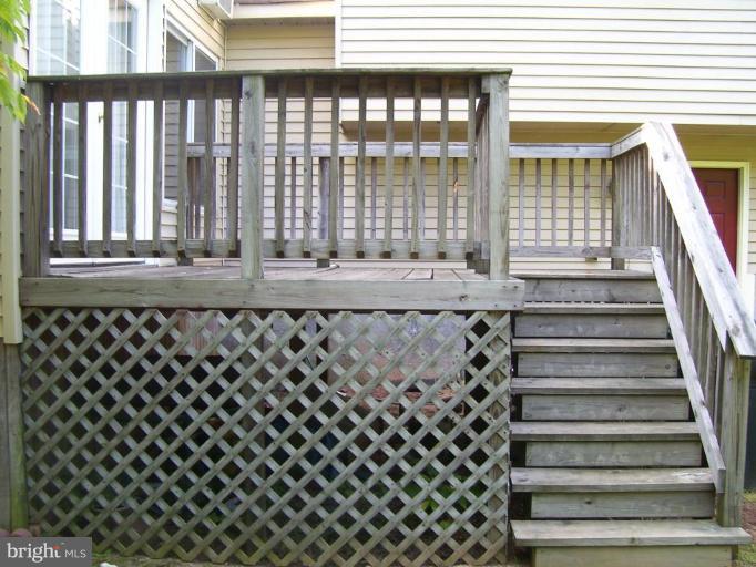 82 Yew Road Essex, MD 21221 - Photo 21 of 30 Deck