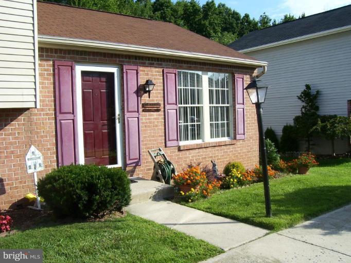 82 Yew Road Essex, MD 21221 - Photo 28 of 30 Garden
