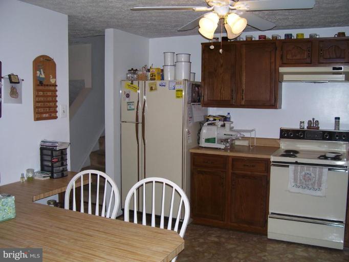82 Yew Road Essex, MD 21221 - Photo 6 of 30 Kitchen