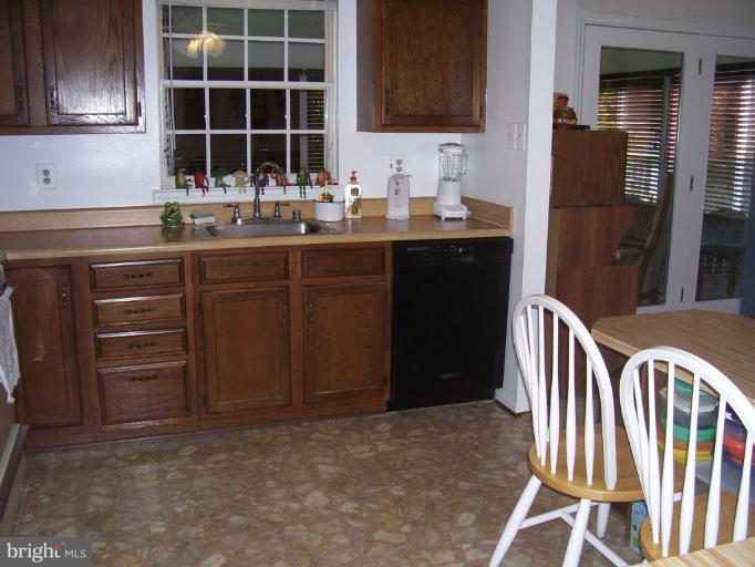 82 Yew Road Essex, MD 21221 - Photo 7 of 30 Kitchen #2