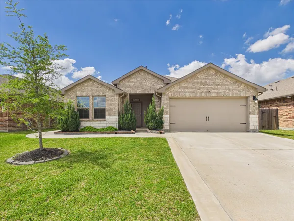 $299,800 | 3919 Hawaiian Court, Baytown, TX 77521