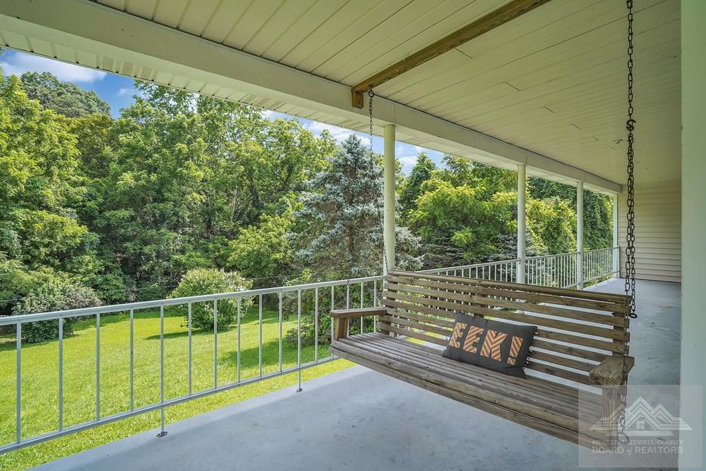 250 Robertson Mountain Road Narrows, VA 24124 - Photo 28 of 40 Gallery Image 28