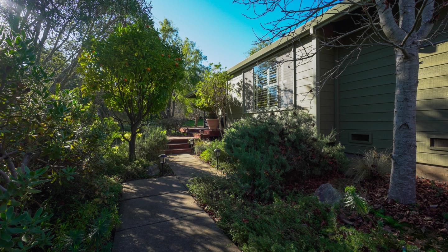425 Meadow Road Aptos, CA 95003 - Photo 6 of 72 Gallery Image 6