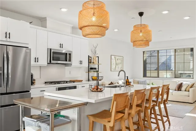 $649,900 | 2142 Emerald Grotto, Upland, CA 91786