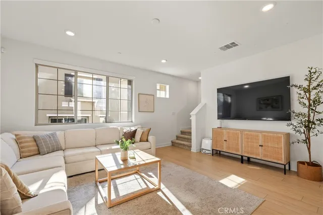 $649,900 | 2142 Emerald Grotto, Upland, CA 91786