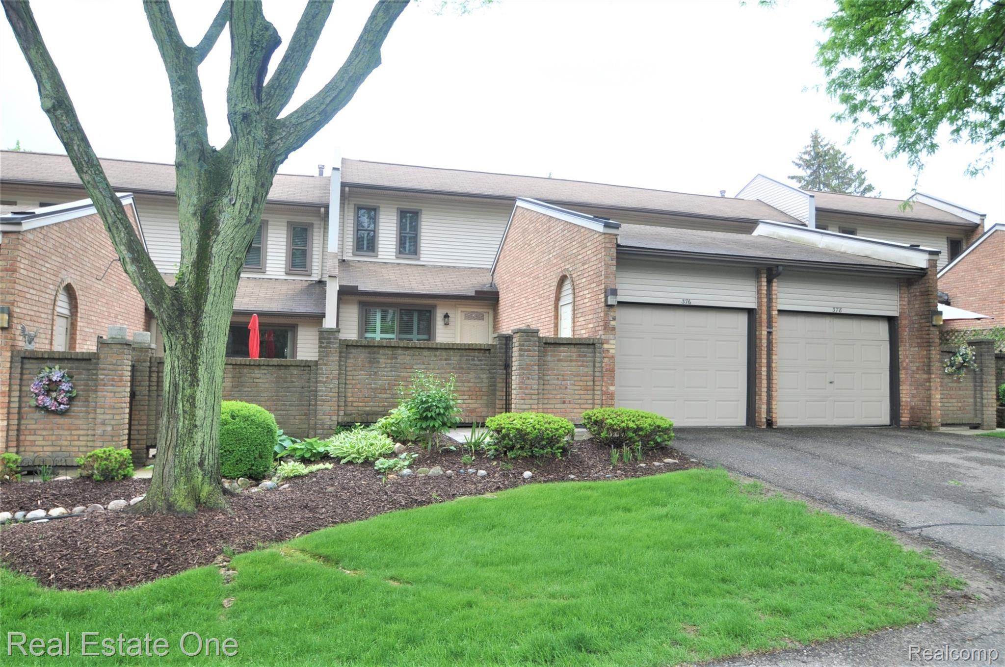 376 Willow Grove Lane, Unit 33 Rochester, MI 48307 - Photo 2 of 44 2.JPG