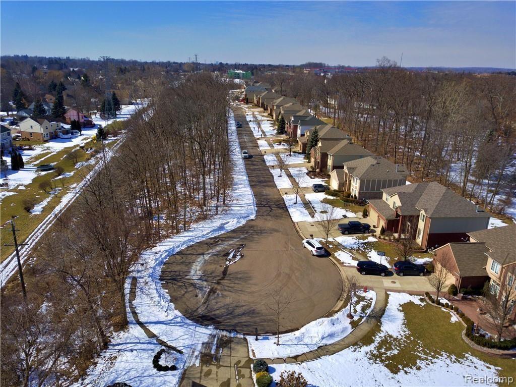 411 Mystic Valley Rochester Hills, MI 48307 - Photo 29 of 30
