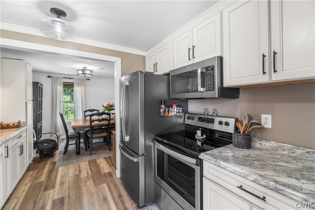 6177 Rock Cut Road De Witt, NY 13078 - Photo 6 of 36 Open & bright!