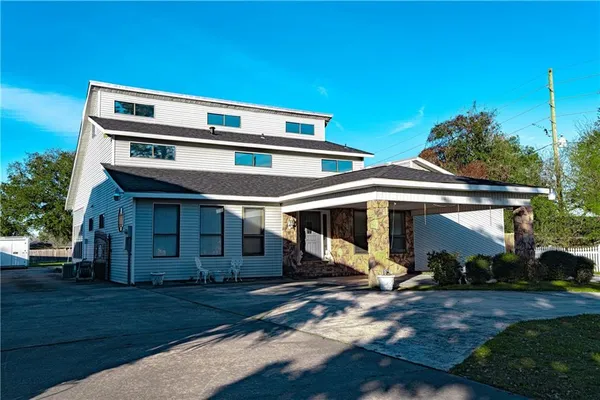 $479,000 | 21 Elmwood Court, Destrehan, LA 70047