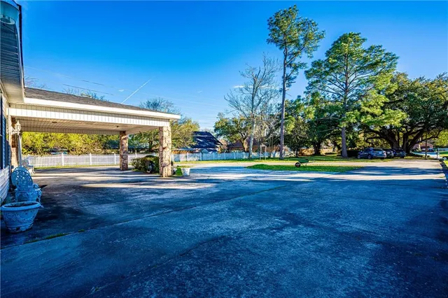 $479,000 | 21 Elmwood Court, Destrehan, LA 70047