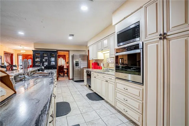 $479,000 | 21 Elmwood Court, Destrehan, LA 70047