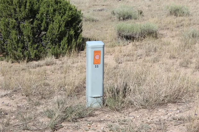 a sign that is on the side of the road