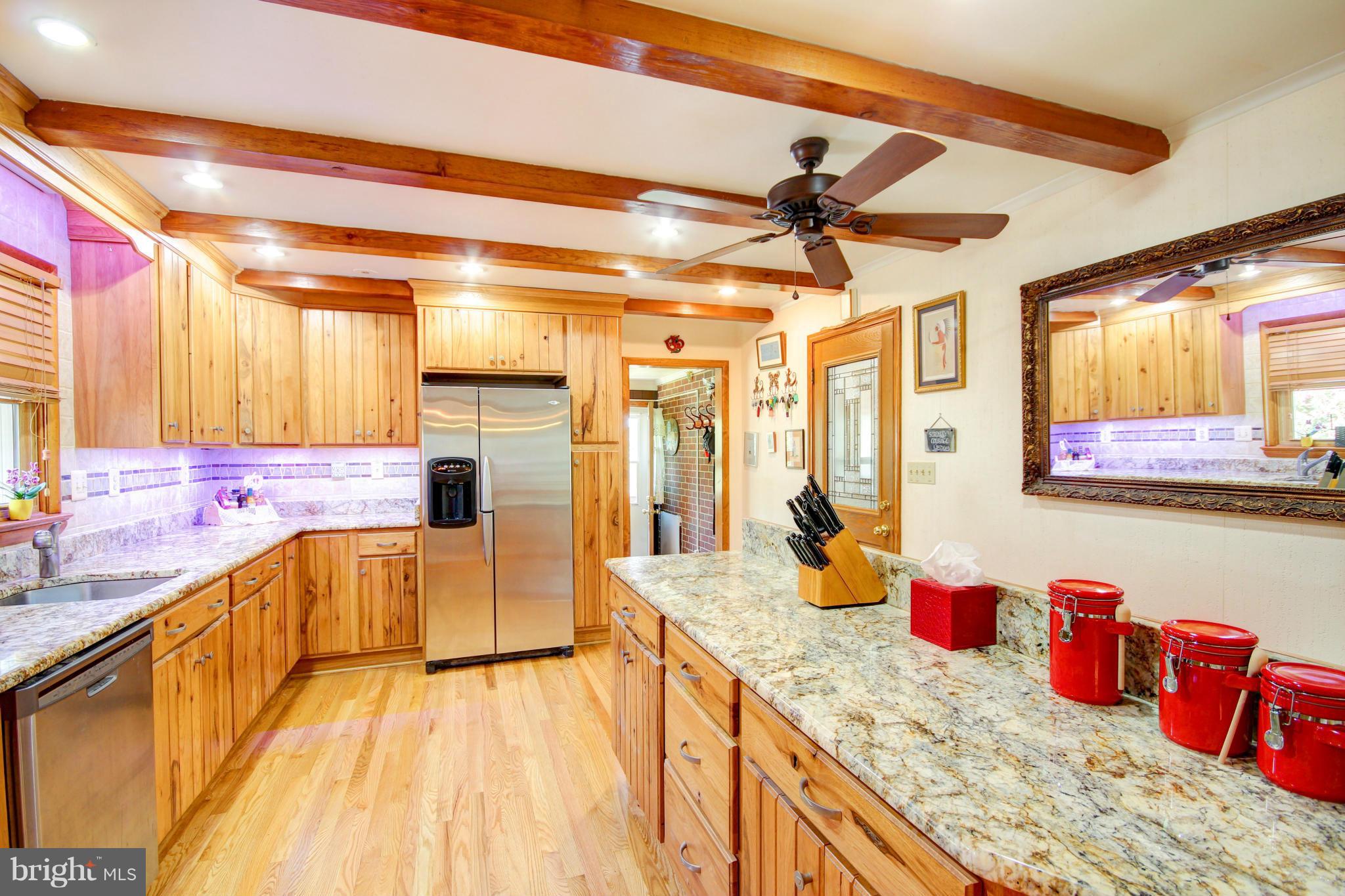 5340 Wendy Road Sykesville, MD 21784 - Photo 5 of 30 Granite counter space galore