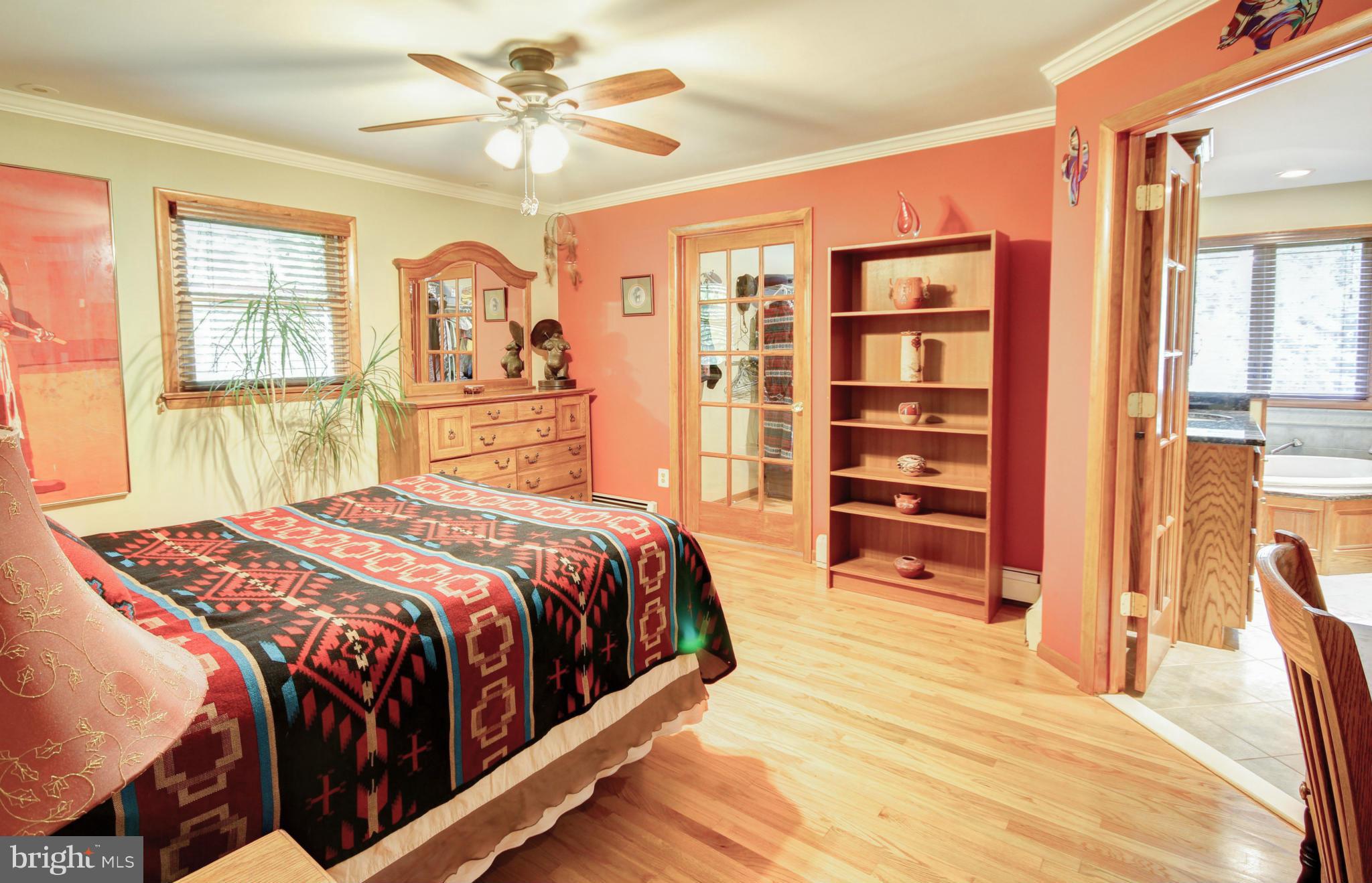 5340 Wendy Road Sykesville, MD 21784 - Photo 8 of 30 Hardwoods, huge walk in, amazing bath