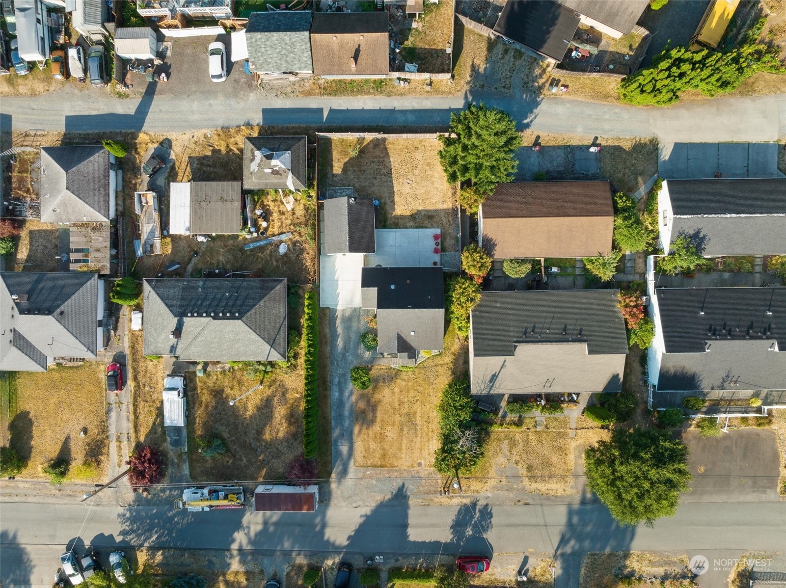 6202 Rockefeller Avenue Everett, WA 98203 - Photo 34 of 40 an aerial view of houses with outdoor space