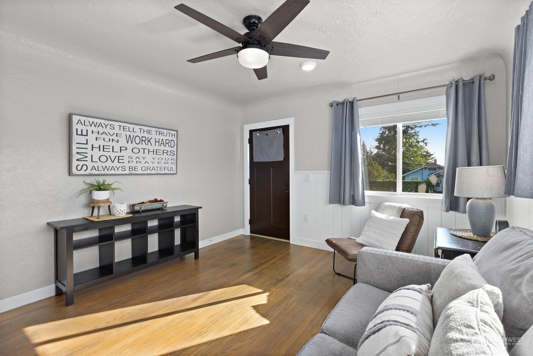6202 Rockefeller Avenue Everett, WA 98203 - Photo 7 of 40 a living room with furniture and a window