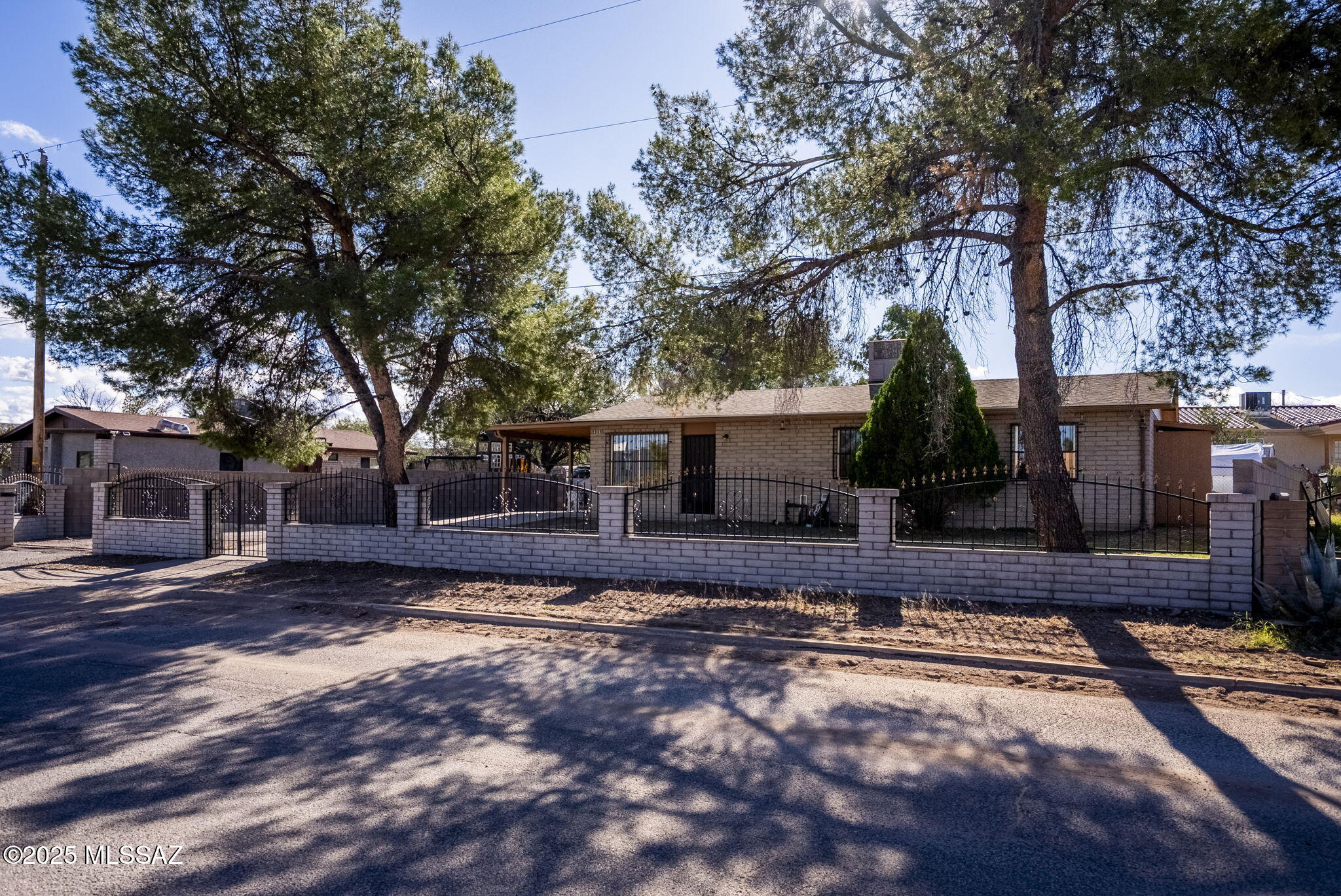 435 Calle Azulejo Rio Rico, AZ 85648 - Photo 2 of 24