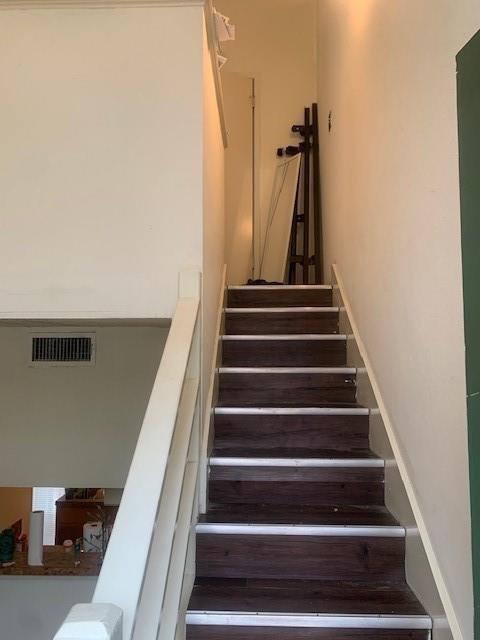 912 West 22nd 1/2 Street, Unit F Austin, TX 78705 - Photo 5 of 14 View of staircase