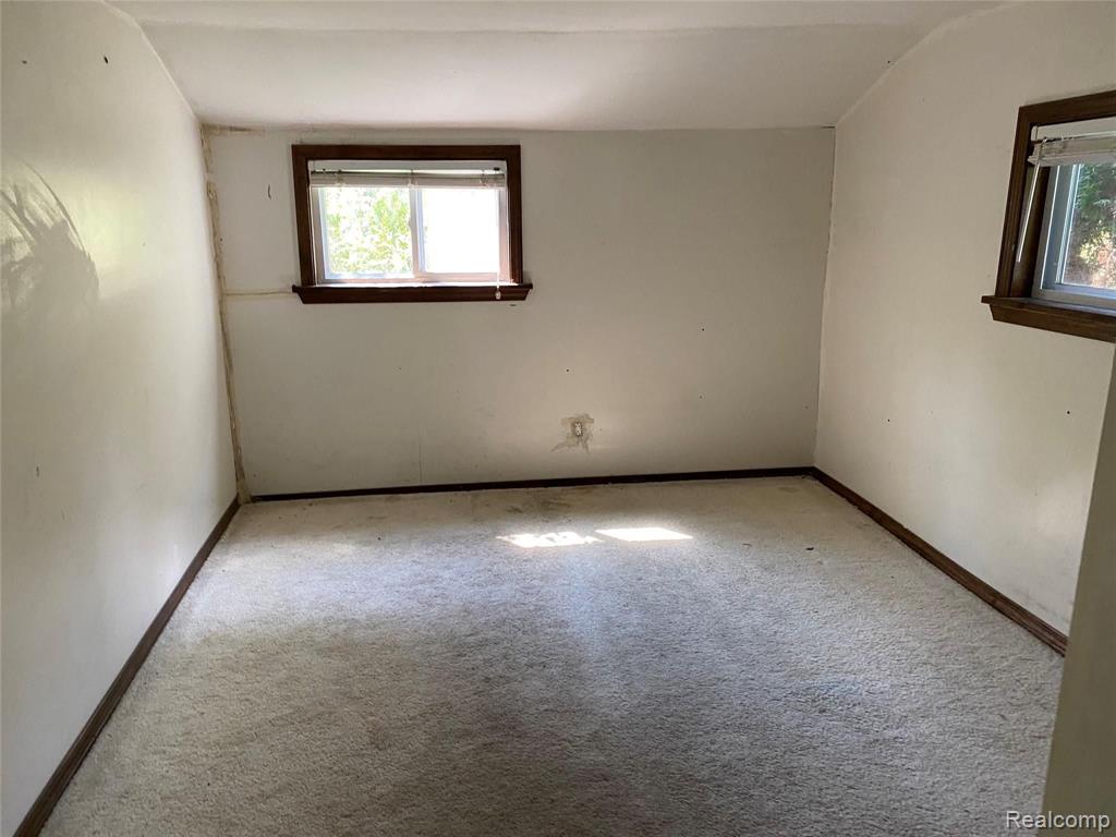 1405 South Hospital Road Waterford, MI 48327 - Photo 17 of 22
