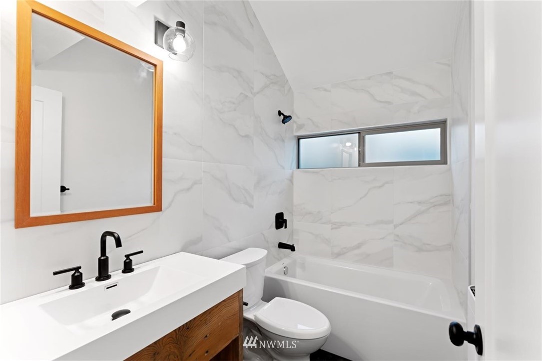 9443 5th Avenue Southwest, Unit B Seattle, WA 98106 - Photo 21 of 27