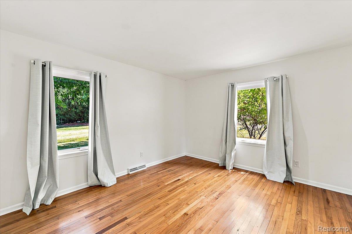 980 Sandhurst Road Bloomfield Hills, MI 48302 - Photo 49 of 75 Bedroom #4