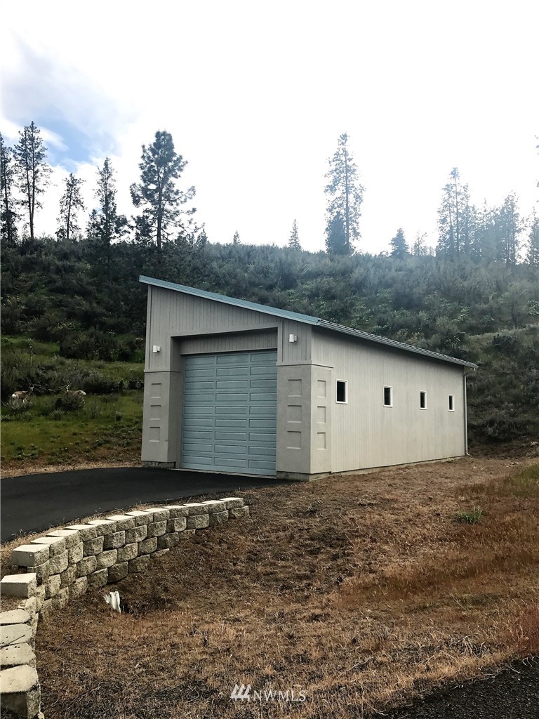 16540 Whitelaw Road East Wilbur, WA 99185 - Photo 1 of 13 Gallery Image 1