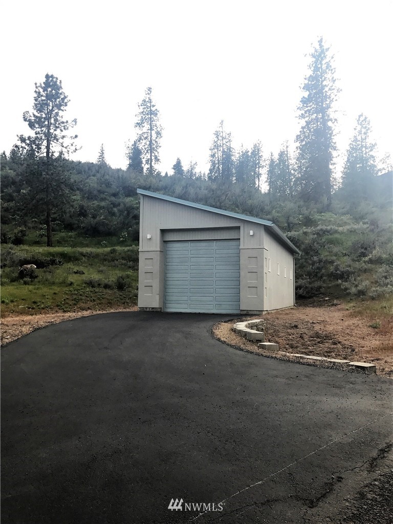 16540 Whitelaw Road East Wilbur, WA 99185 - Photo 5 of 13 Gallery Image 5