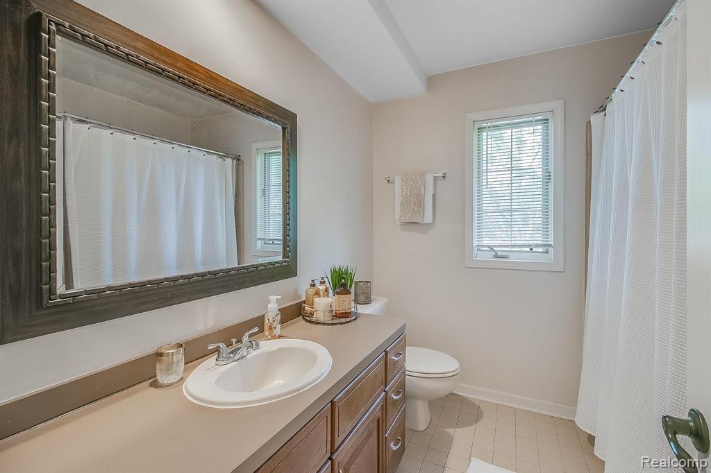 2035 Devonshire Road Bloomfield Hills, MI 48302 - Photo 30 of 36