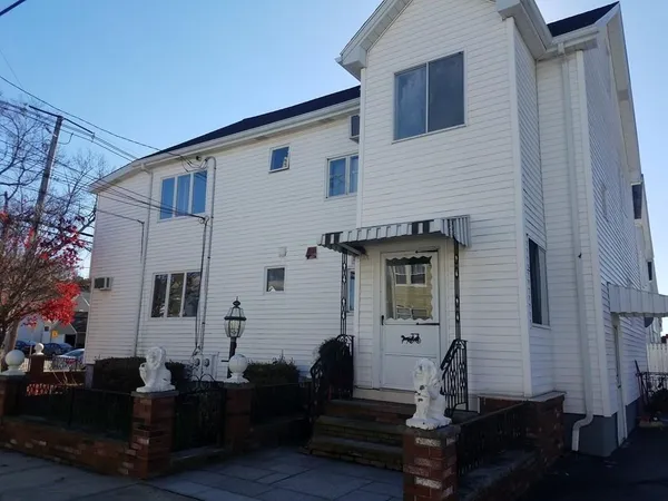 $2,650 | 178-180 Waverley Avenue, Unit 178, Watertown, MA 02472