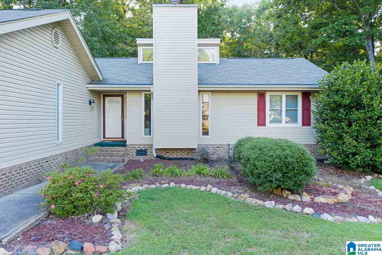 300 Meadowlark Place Alabaster, AL 35007 - Photo 2 of 31