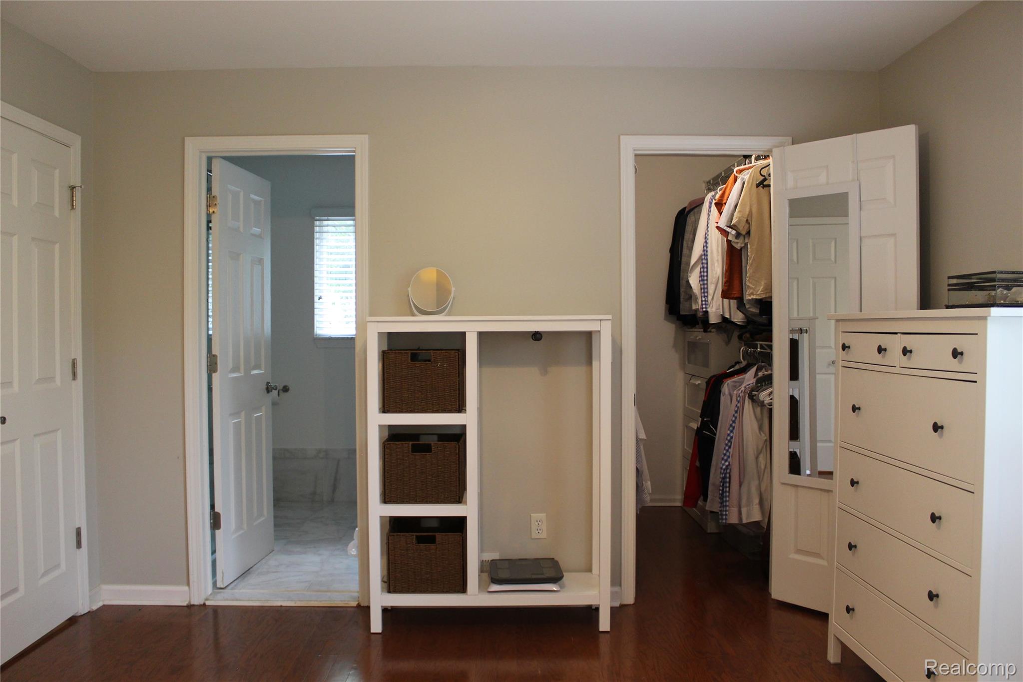 2310 Norton Road Rochester, MI 48307 - Photo 21 of 45 33 Master Bedroom.JPG