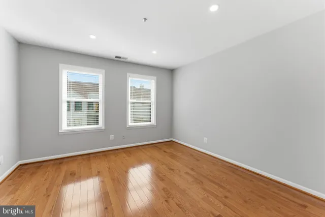 $225,000 | 13406 Shady Knoll Drive, Unit 13406, Silver Spring, MD 20904