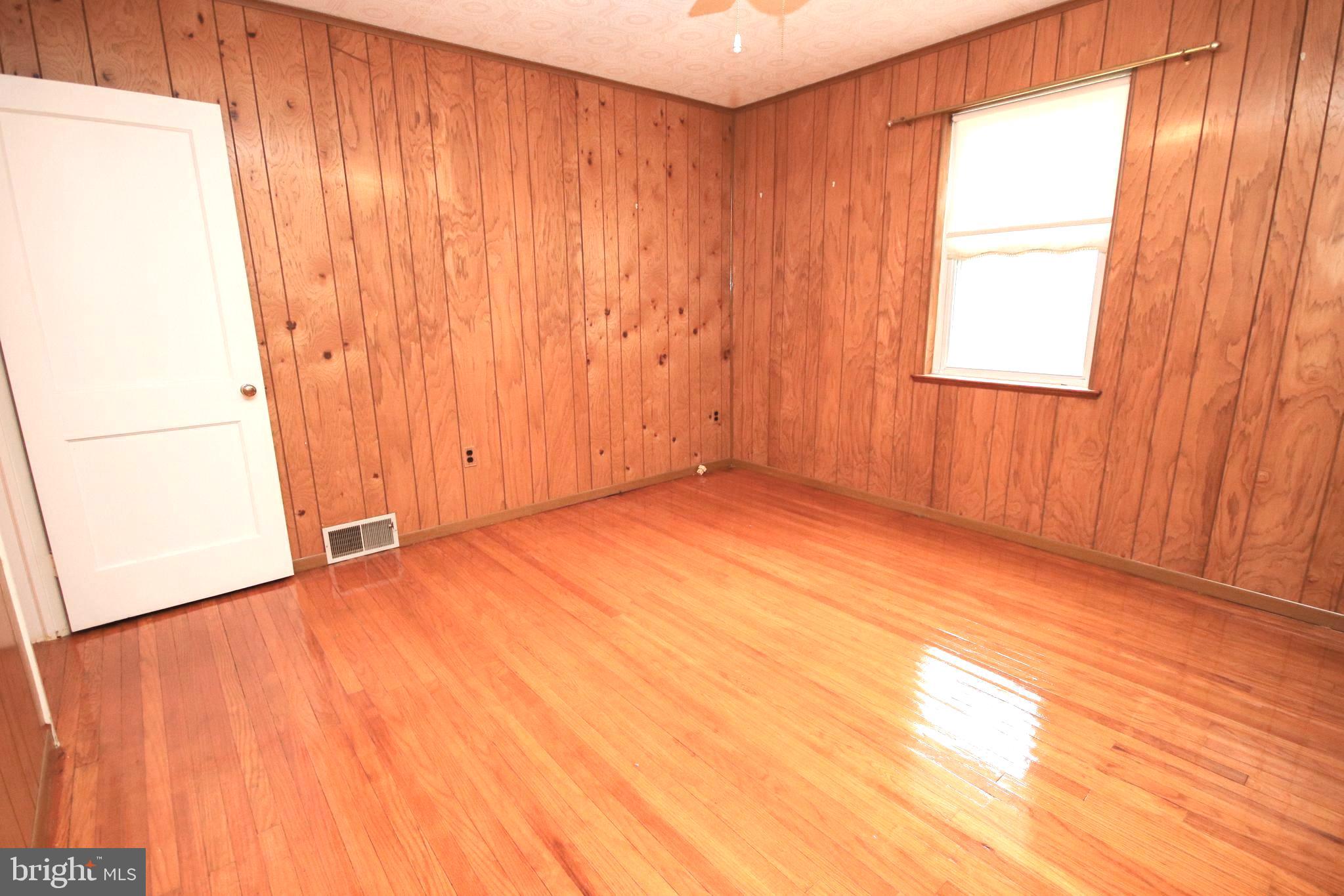 444 Granite Terrace Springfield, PA 19064 - Photo 10 of 24 Main Floor Bedroom