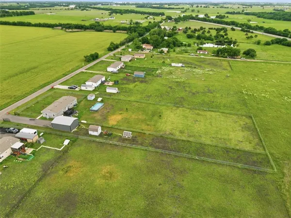 $399,900 | 9013 County Road 1143, Celeste, TX 75423