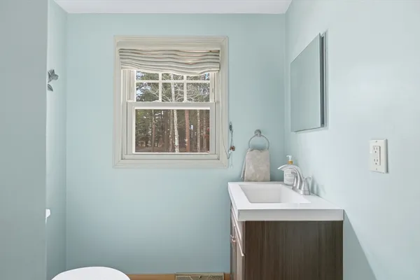 $650,000 | 10 Wapping Road, Kingston, MA 02364