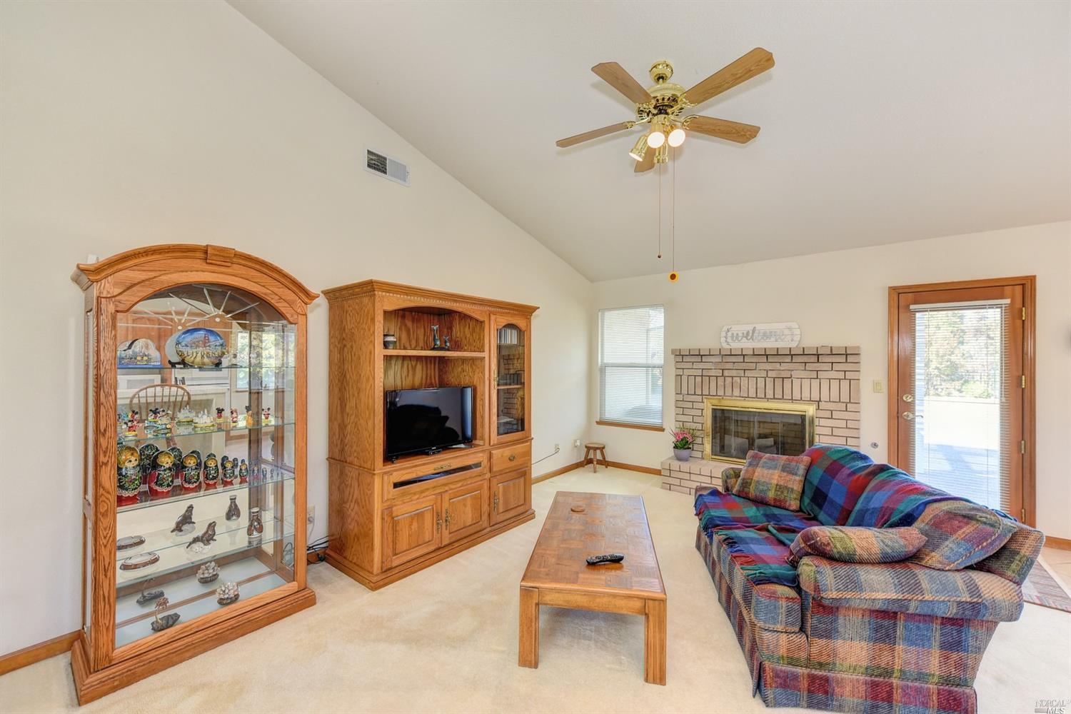 4958 Charter Road Rocklin, CA 95765 - Photo 5 of 10 Gallery Image 5