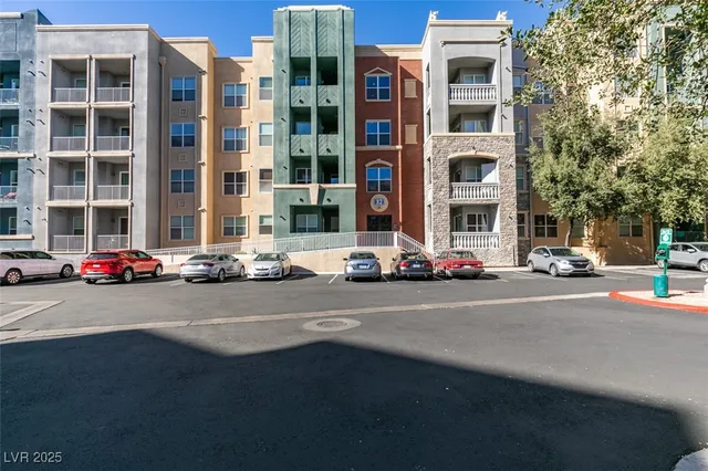 $2,800 | 32 East Serene Avenue, Unit 207, Las Vegas, NV 89123