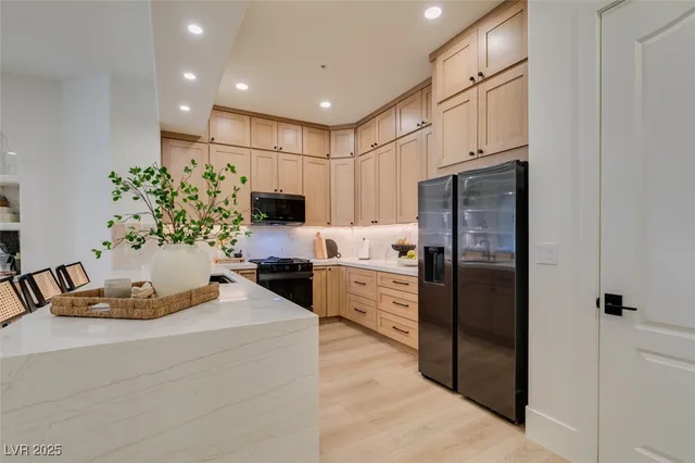 $2,800 | 32 East Serene Avenue, Unit 207, Las Vegas, NV 89123