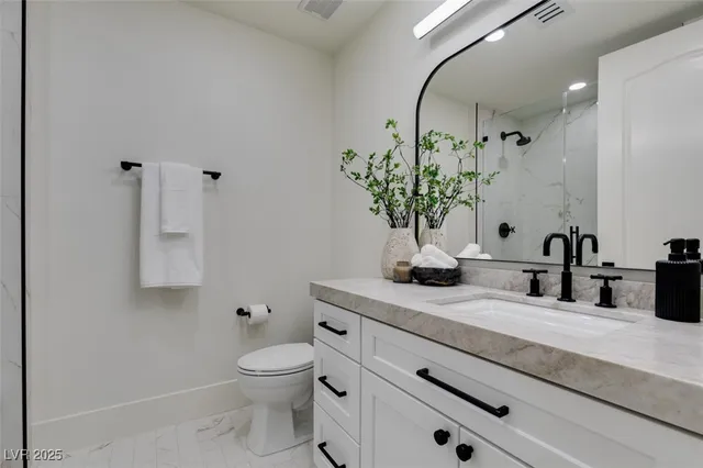 $2,800 | 32 East Serene Avenue, Unit 207, Las Vegas, NV 89123